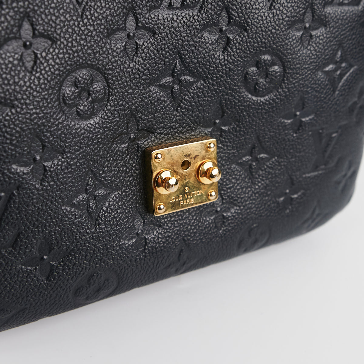 Louis Vuitton Black Pochette Metis M45823– TC