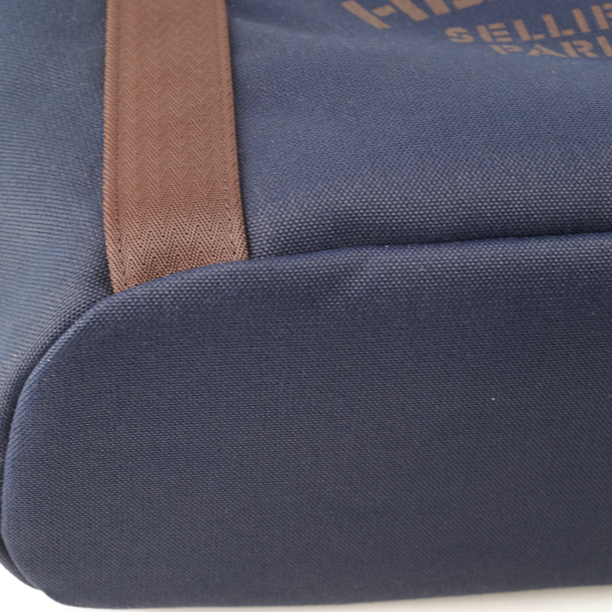 NEW HERMES The Grooming Bag Bleu Navy/Feu Handbag Tote Strap Bag – Empire  Lusso
