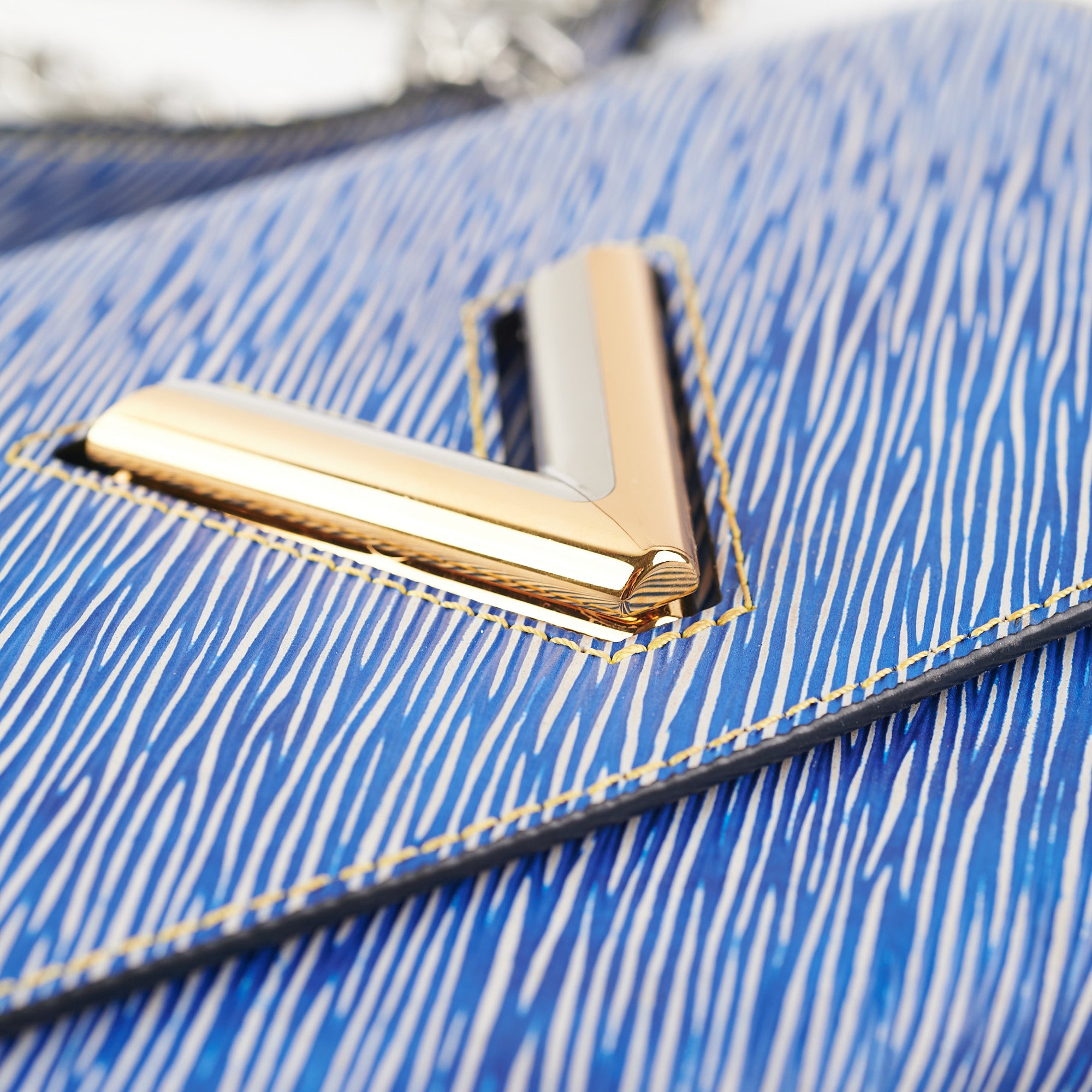 Louis Vuitton Twist MM Epi Grained Leather Indigo Blue