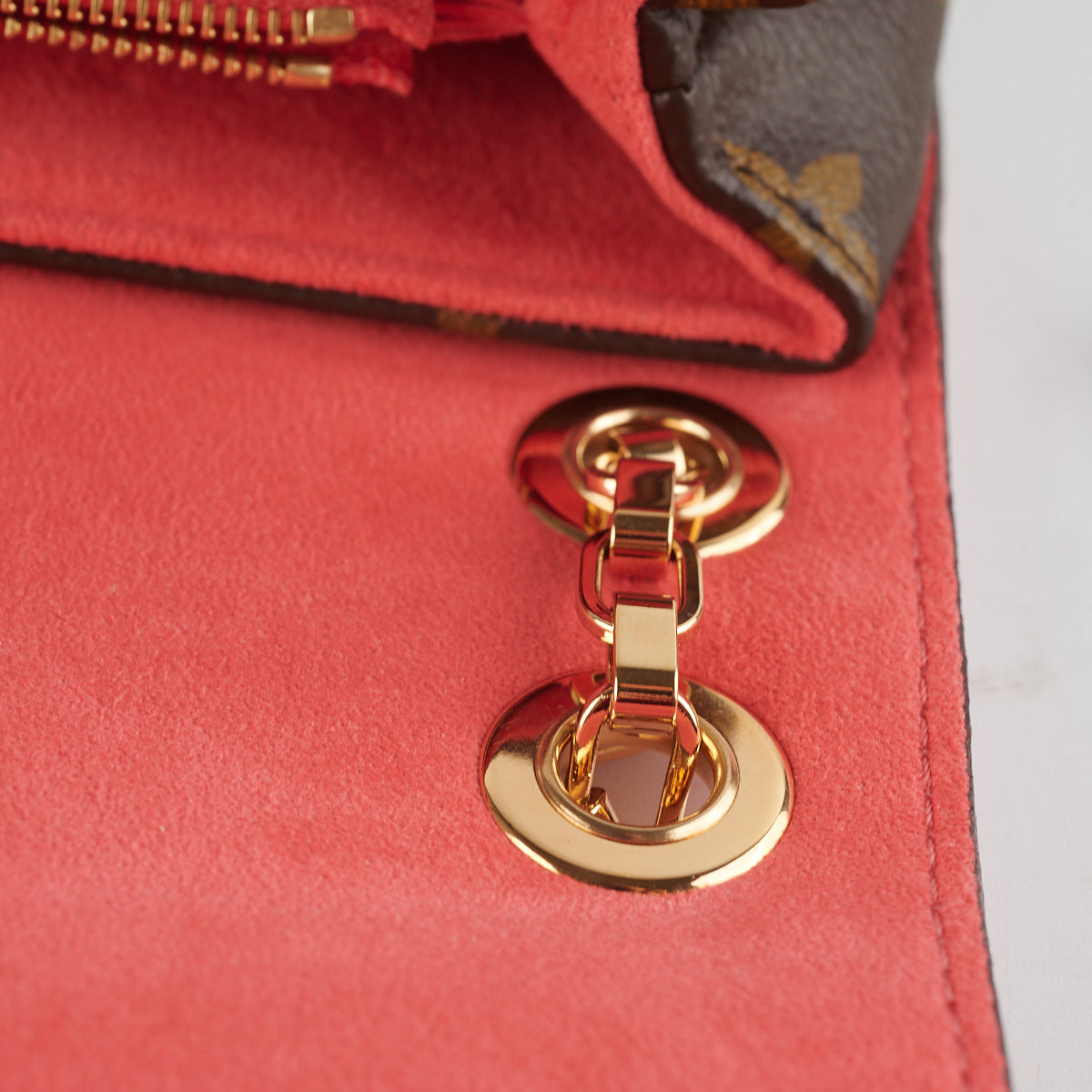 Louis Vuitton Monogram Pallas Chain Bag - Brown Shoulder Bags, Handbags -  LOU92233