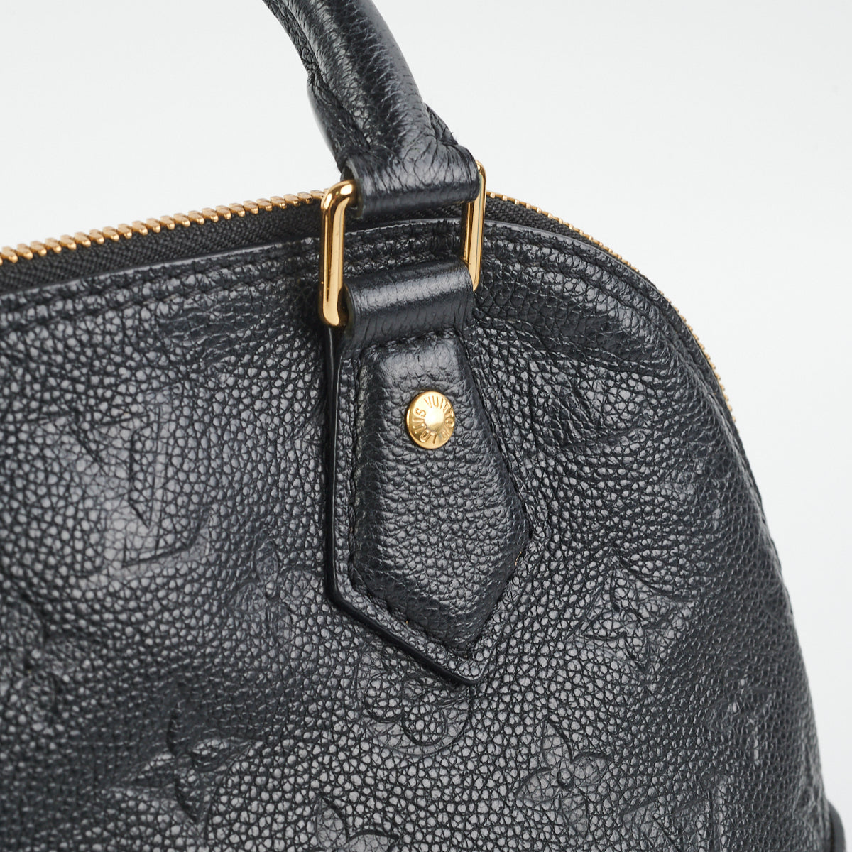 Alma bb leather handbag Louis Vuitton Black in Leather - 35180741