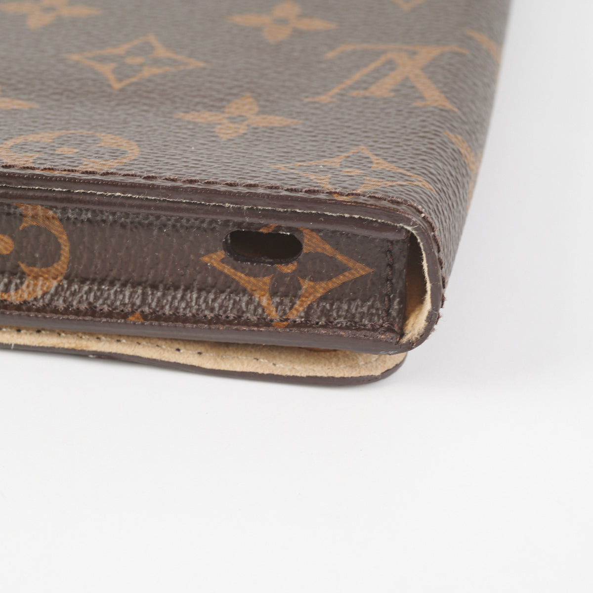 Louis Vuitton IPad mini case monogram De $15,840 a $8,700 •Louis