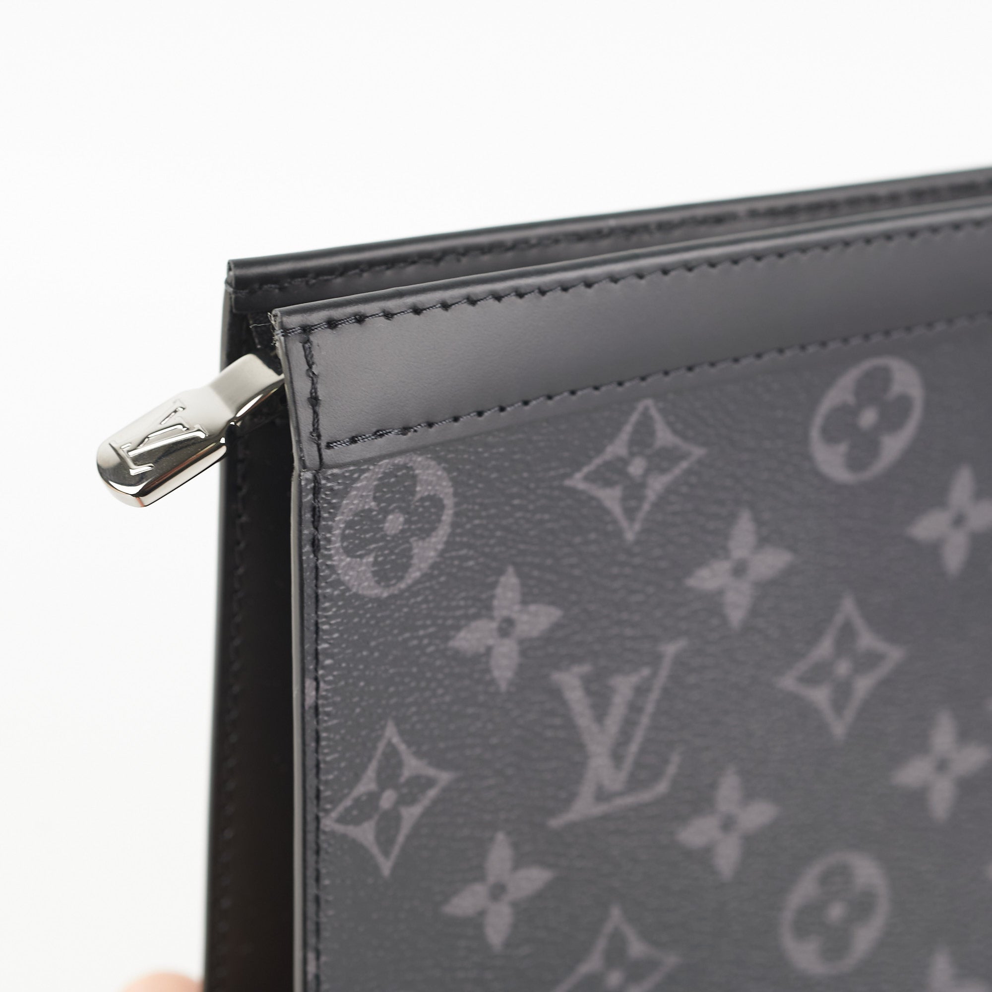 Pochette Voyage MM in Reverse Monogram Eclipse and comparison to the Toiletry  26. – Buy the goddamn bag