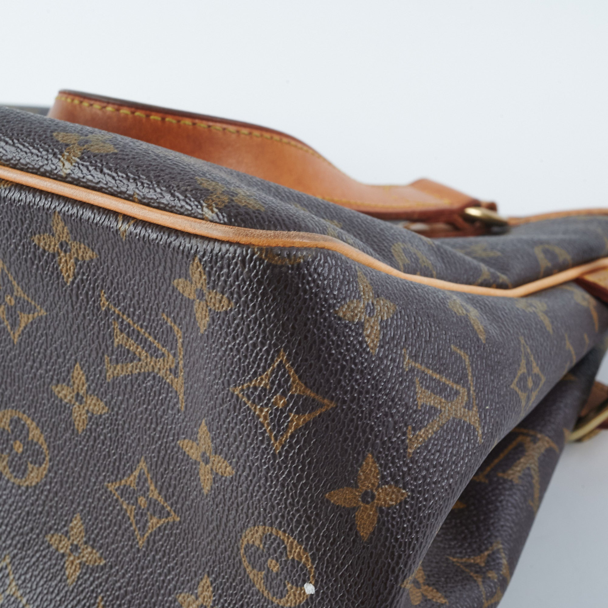 Batignolles leather handbag Louis Vuitton Brown in Leather - 35501721