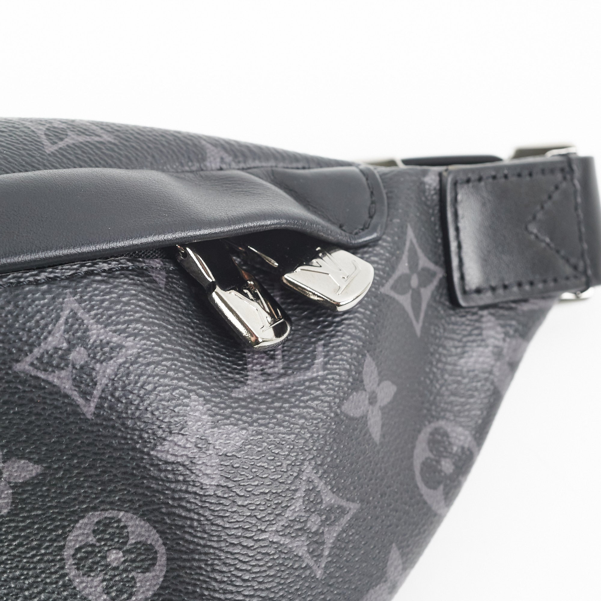 Shop Louis Vuitton Discovery Discovery bumbag pm (M46036) by IMPORTfabulous