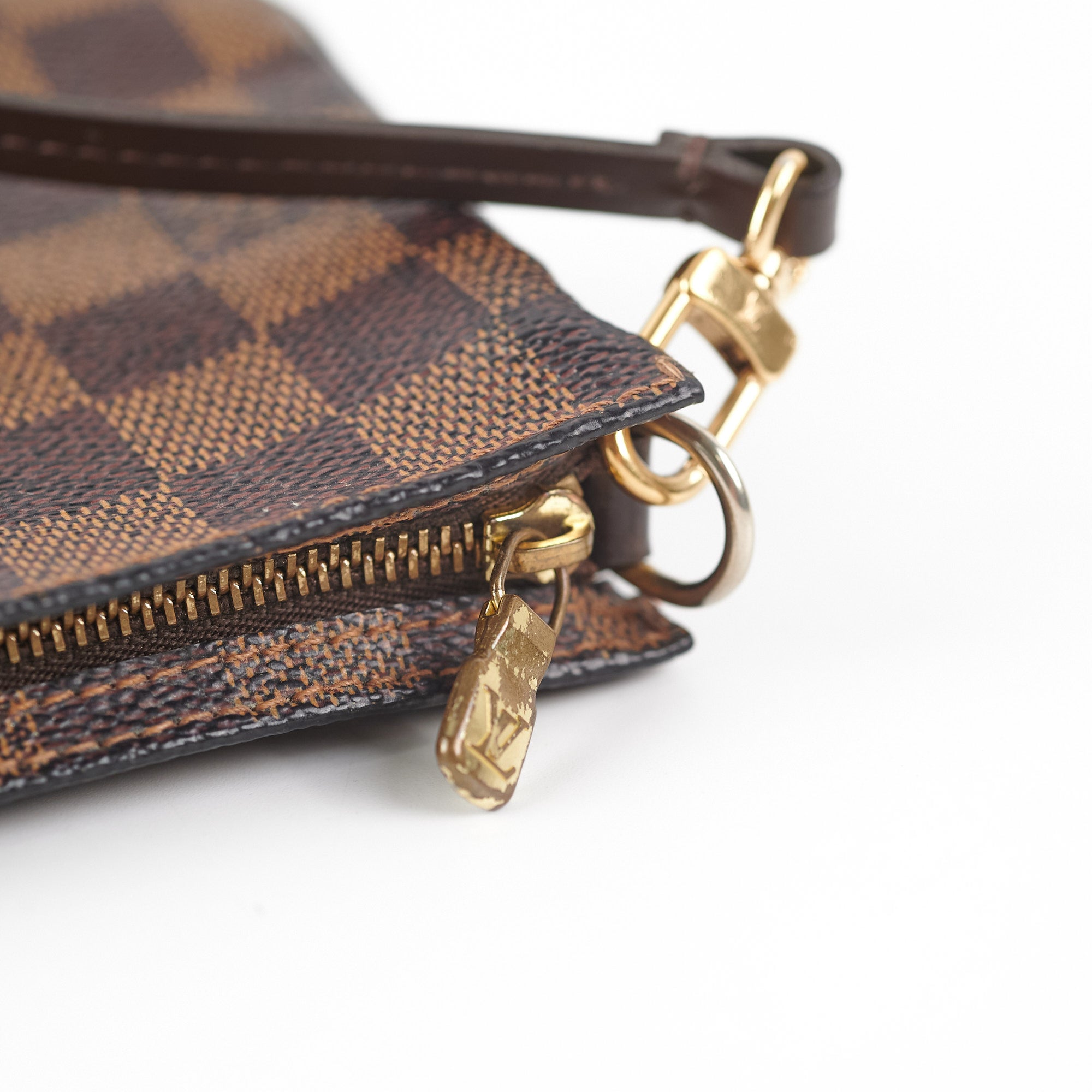 Louis Vuitton Navona Pochette Pouch Handbag Shoulder Bag Damier Ebene –  Timeless Vintage Company