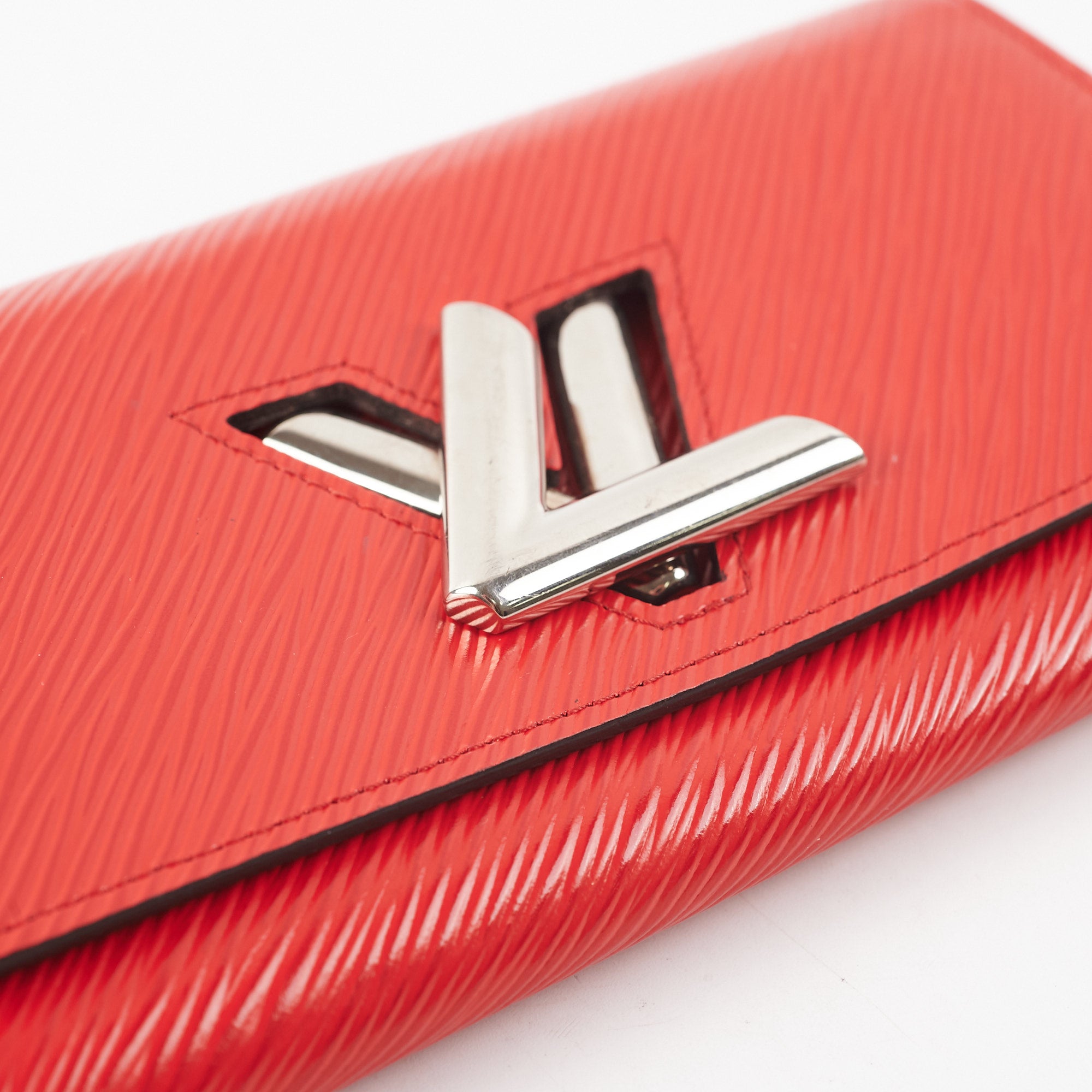 Louis Vuitton – Louis Vuitton Twist Wallet Black Epi Leather Red – Queen  Station