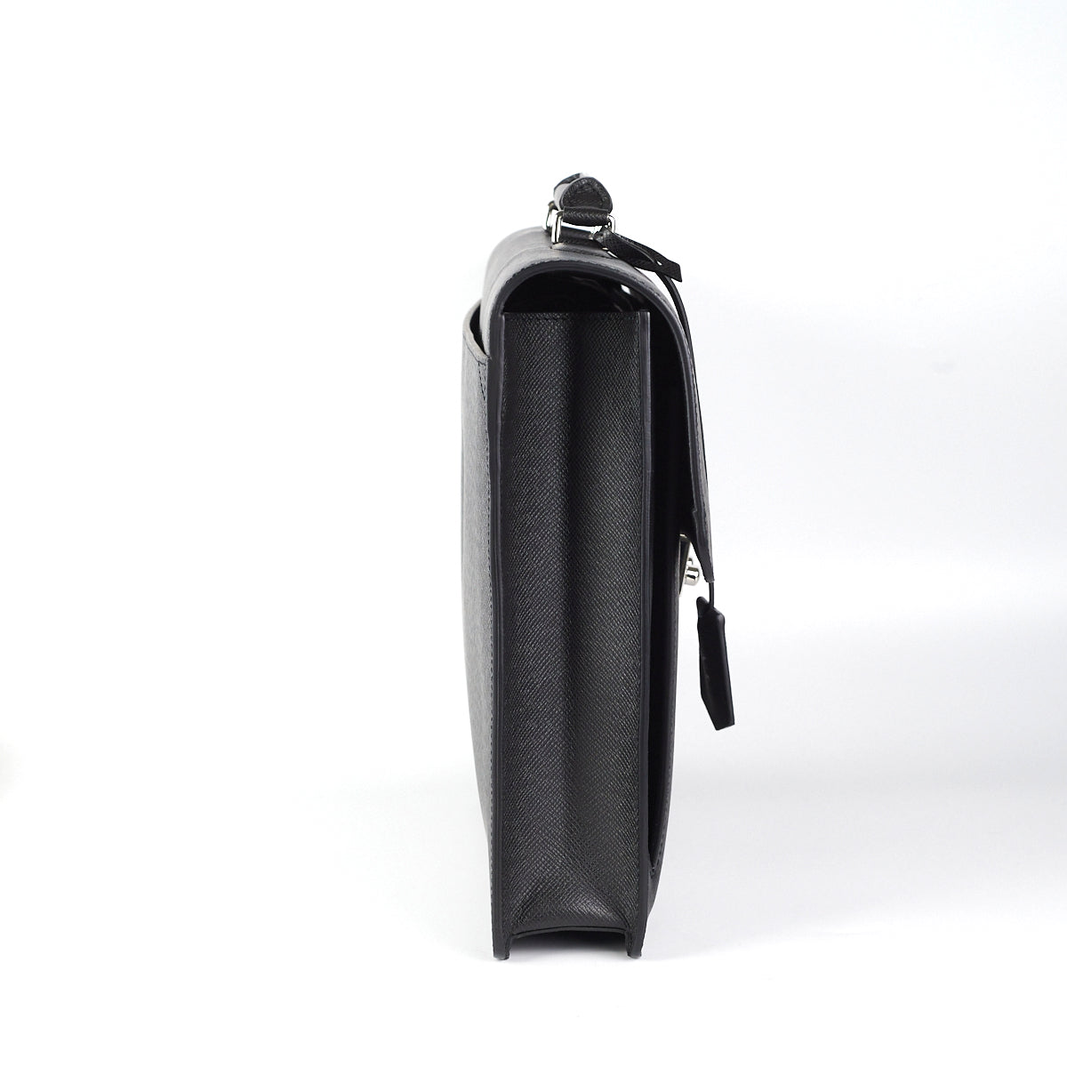 Louis Vuitton Taïga Anton Soft Briefcase - Black Messenger Bags, Bags -  LOU748184