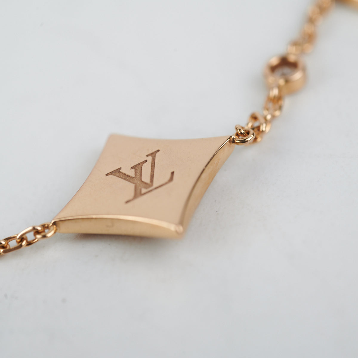 Authentic Louis Vuitton M0975Z LV Bloom Bracelet Gold LV Flower Pink 19cm