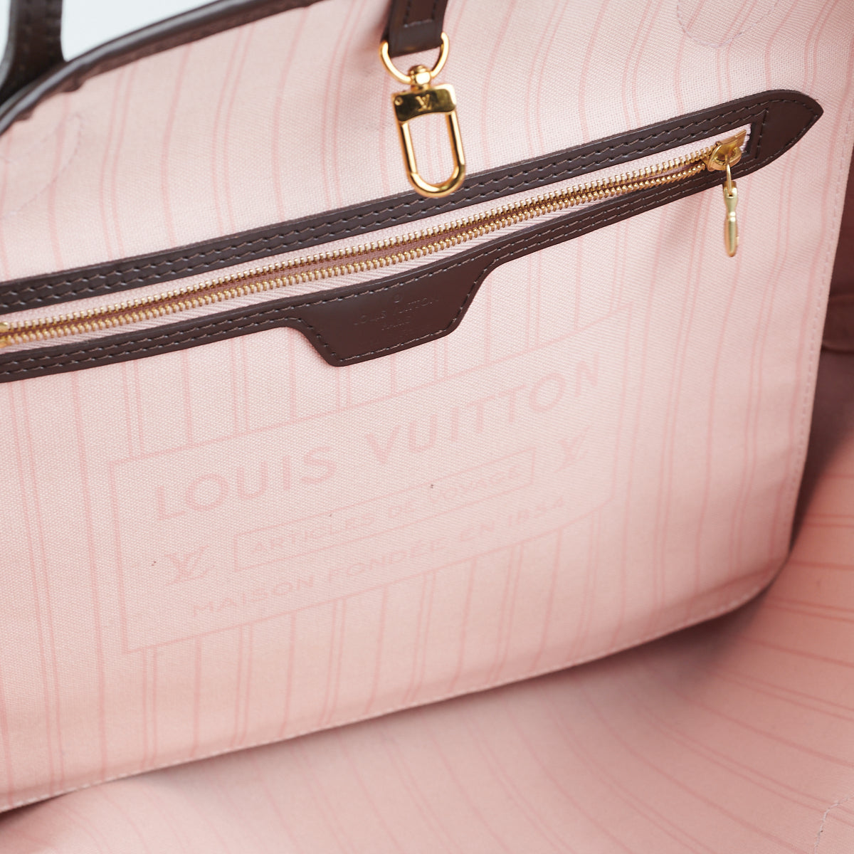 Louis Vuitton Neverfull MM Damier Ebene (Rose Ballerine), Luxury, Bags &  Wallets on Carousell